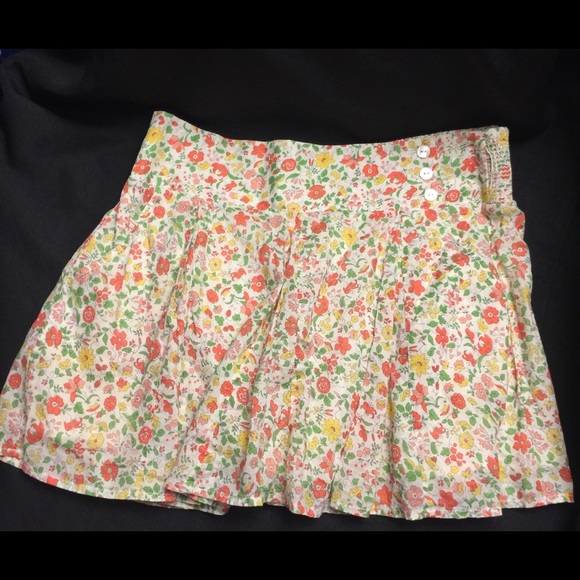 American Eagle Outfitters Dresses & Skirts - American Eagle Floral Skirt-Size: Medium